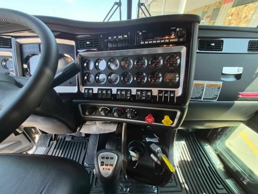 2027 Kenworth W900 in Rock Island, IL — photo 24