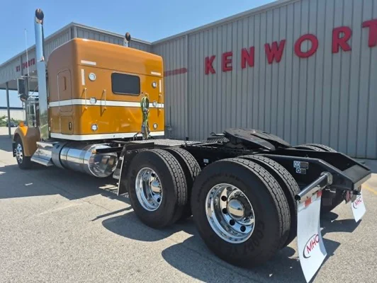 2027 Kenworth W900 in Rock Island, IL — photo 19