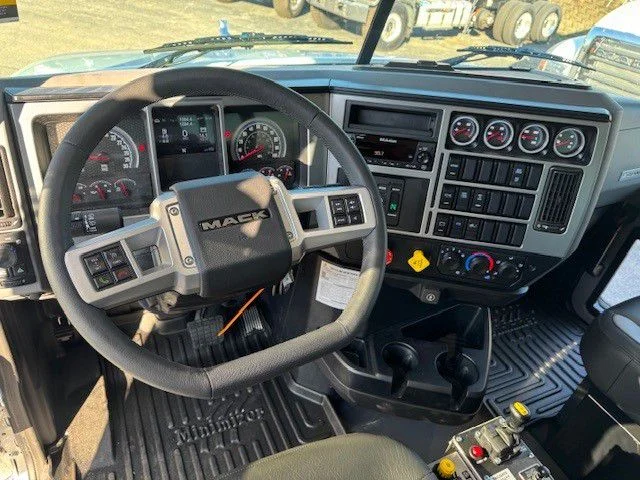 2026 Mack Granite in La Vergne, TN — photo 4