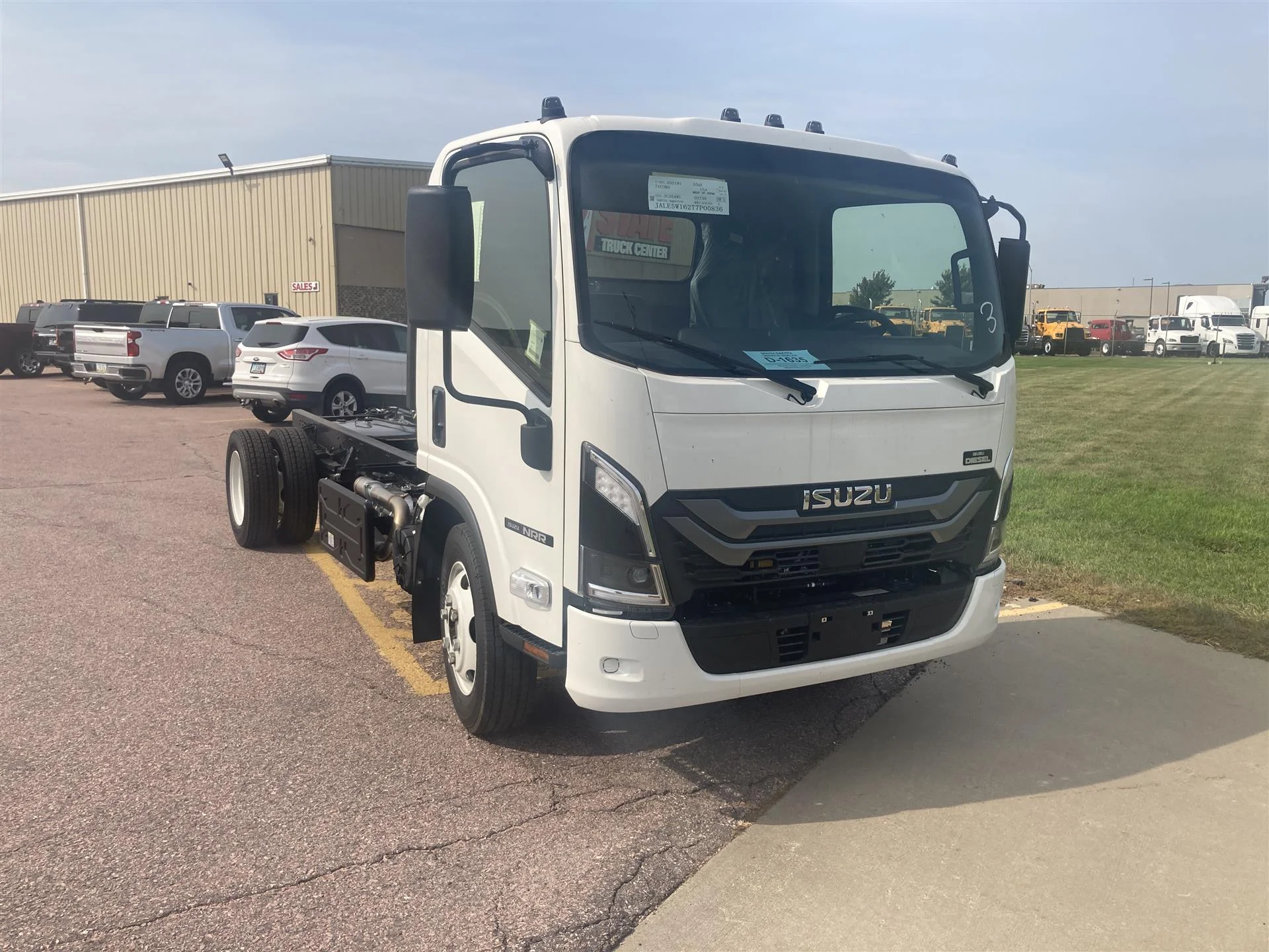 2026 Isuzu NRR in Sioux Falls, SD — photo 2