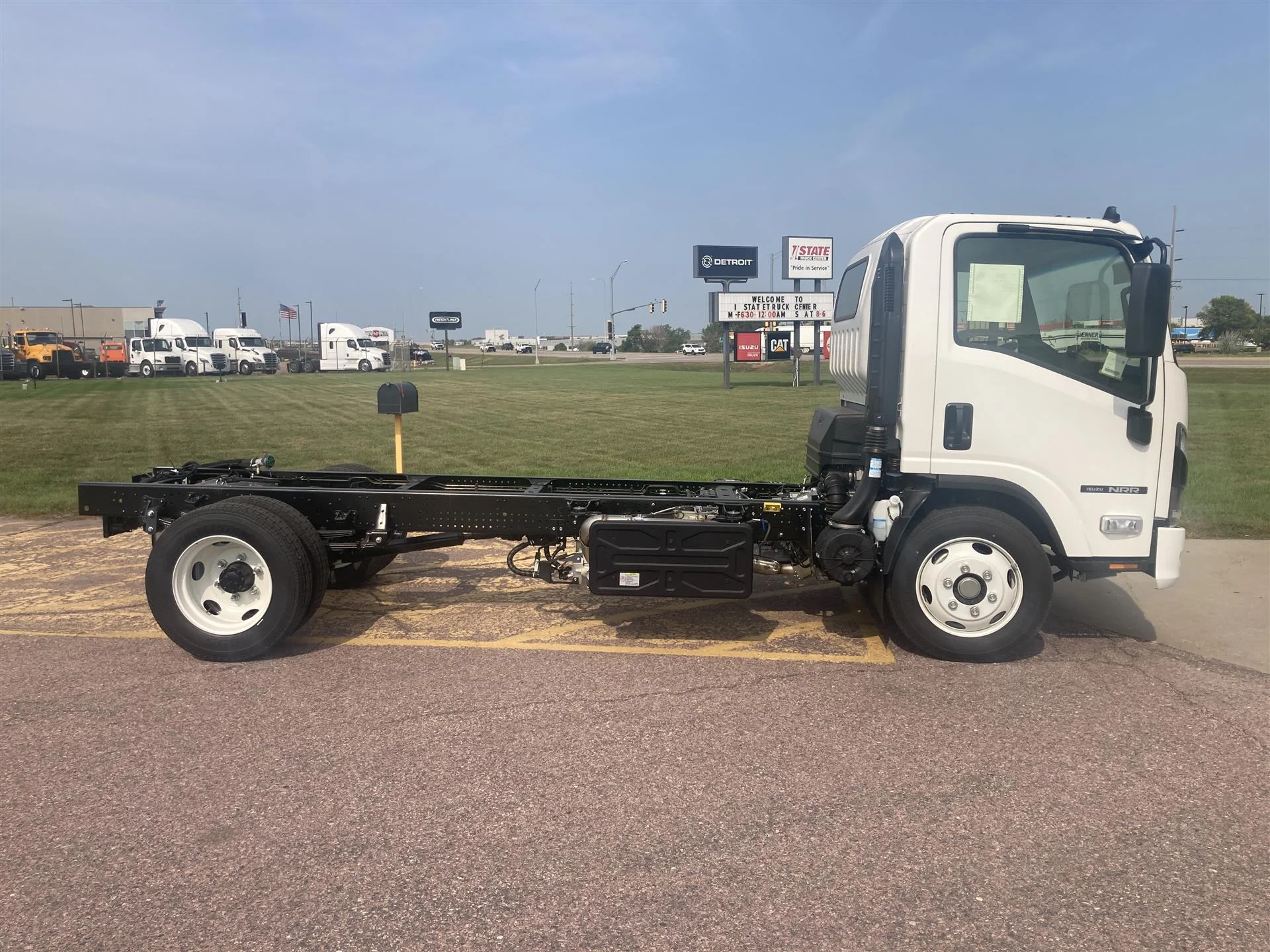 2026 Isuzu NRR in Sioux Falls, SD — photo 5