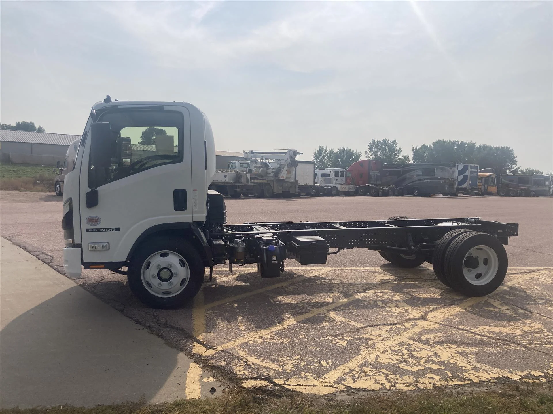2026 Isuzu NRR in Sioux Falls, SD — photo 4