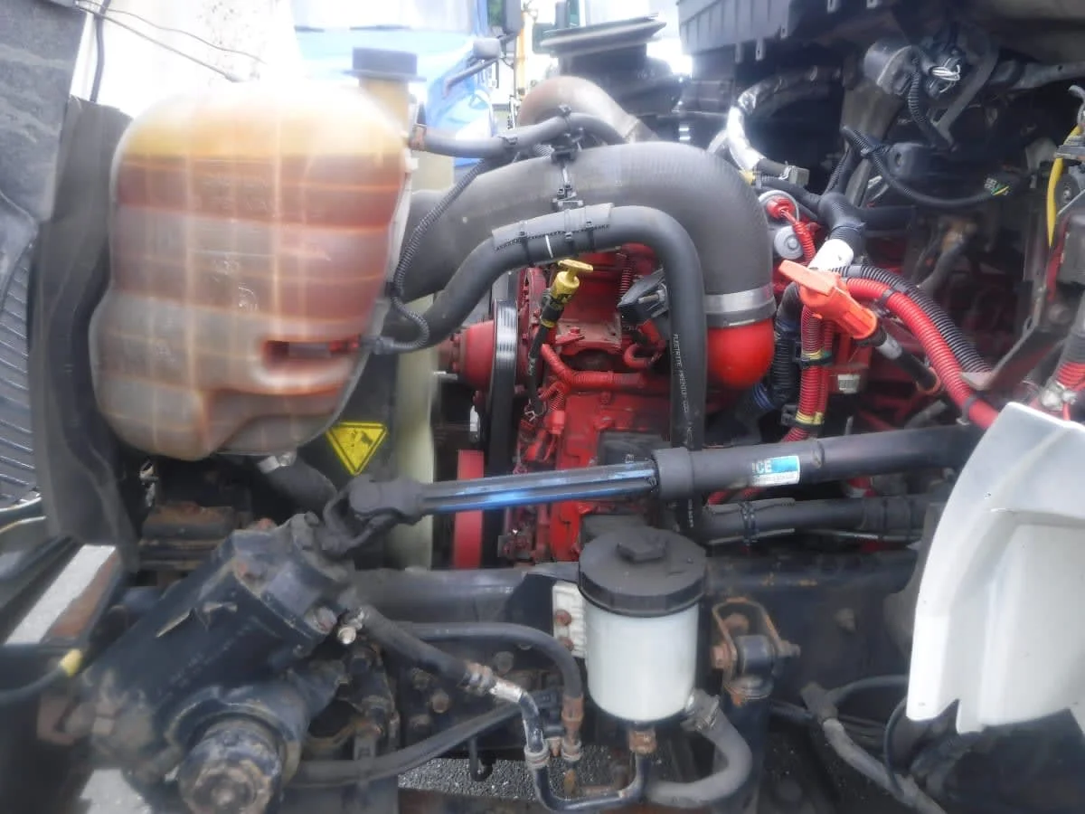 2018 International 4300 - image 9