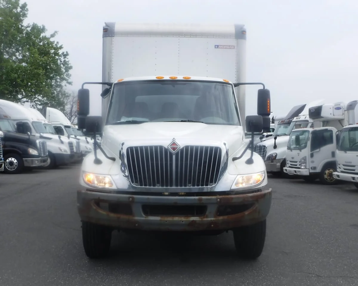 2018 International 4300 - image 2