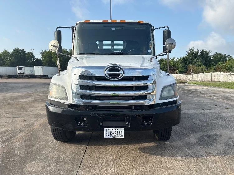 2020 Hino 268 in Dallas, TX — photo 2