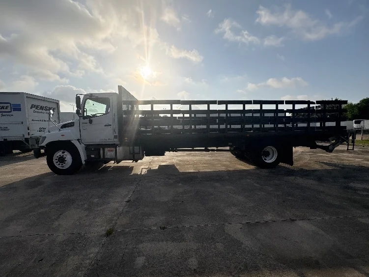 2020 Hino 268 in Dallas, TX — photo 4