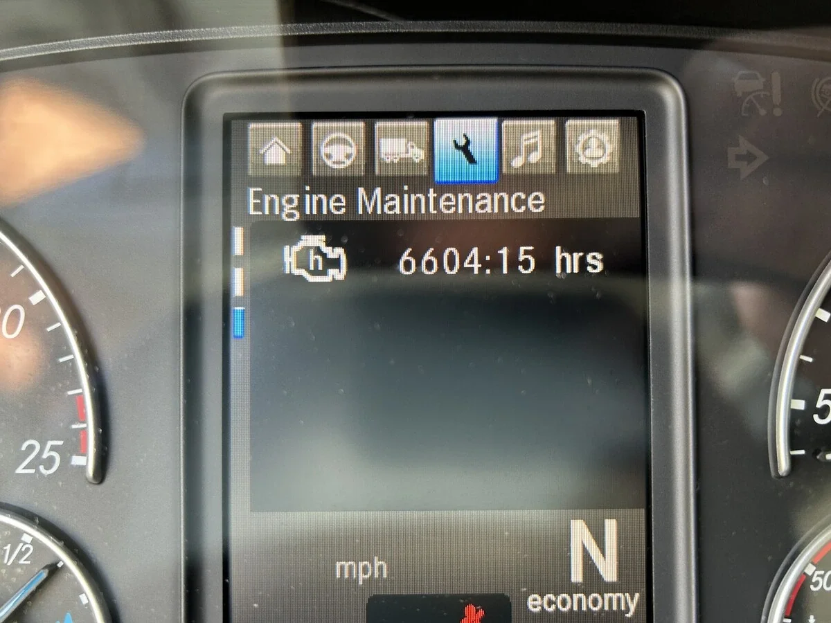 2025 Freightliner Cascadia - image 25