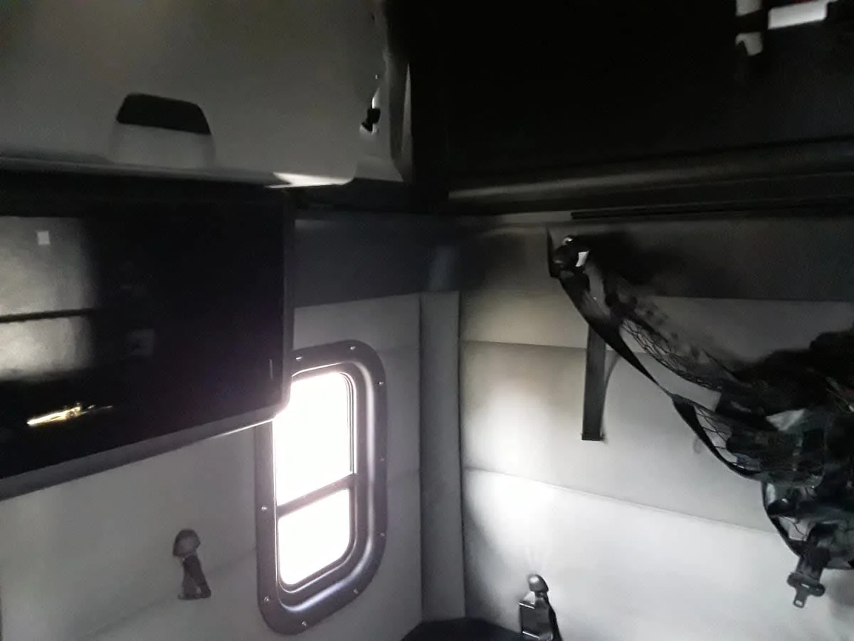 2020 Freightliner Cascadia in Hilliard, OH — photo 11