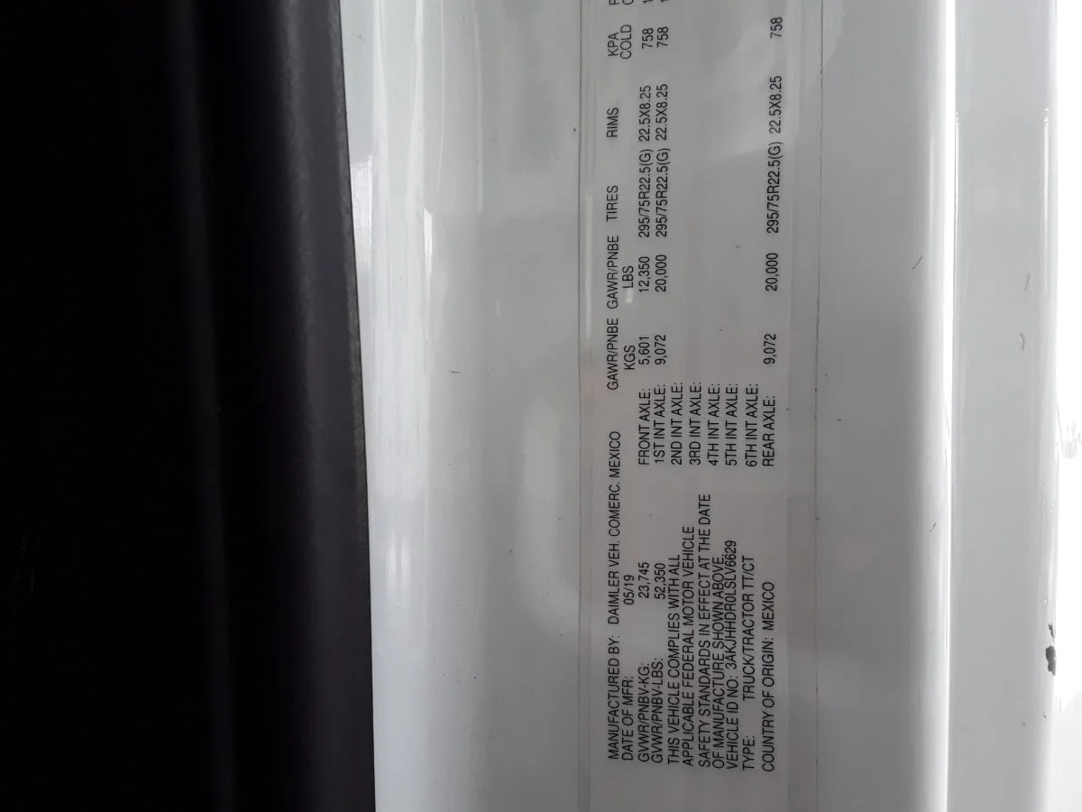2020 Freightliner Cascadia in Hilliard, OH — photo 15