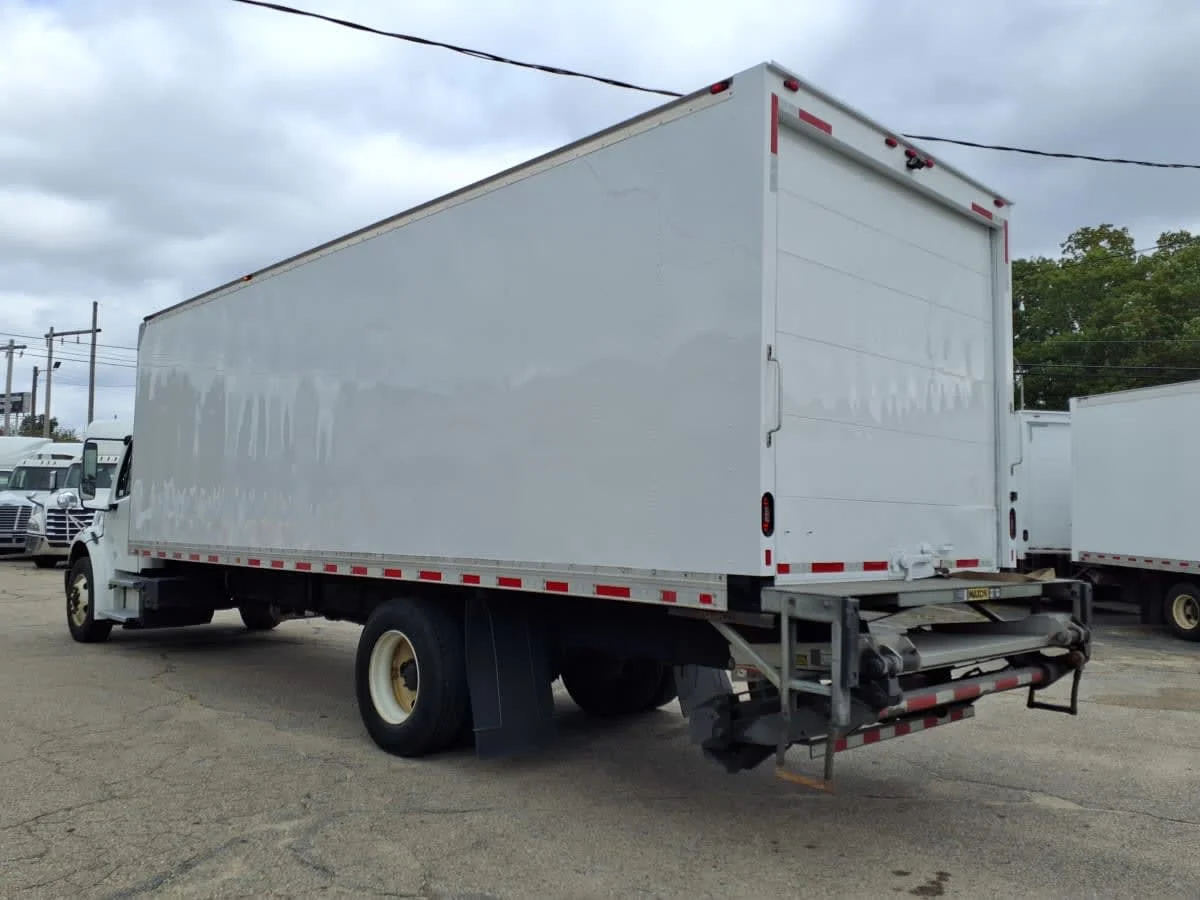 2019 Freightliner M2 106 in Warwick, RI — photo 6