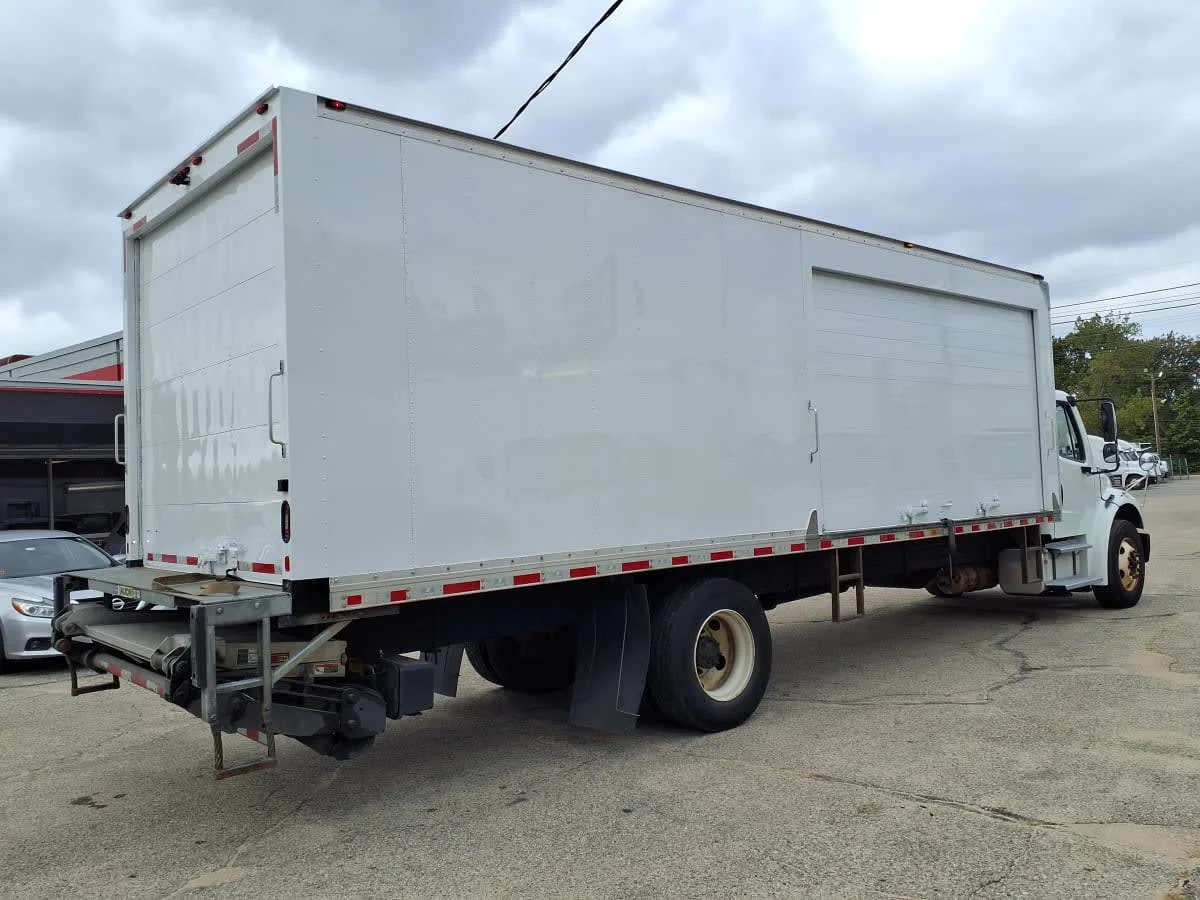 2019 Freightliner M2 106 in Warwick, RI — photo 4