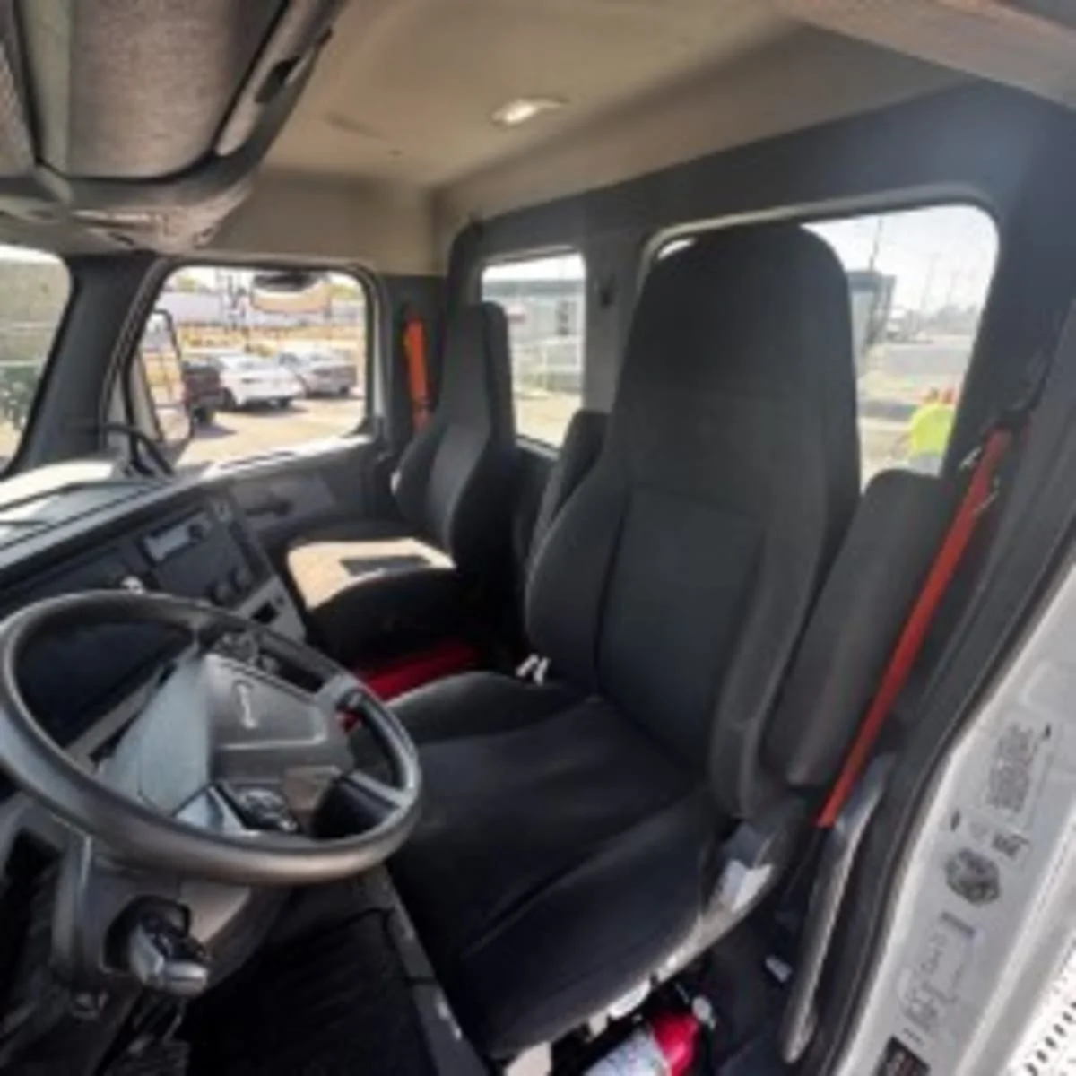 2019 Freightliner Cascadia in Syracuse, NY — photo 7