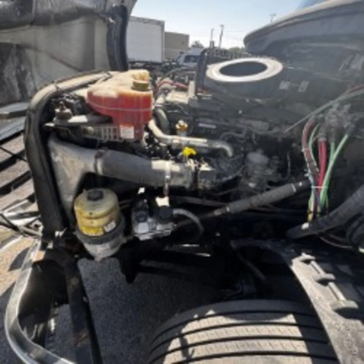 2019 Freightliner Cascadia - image 8