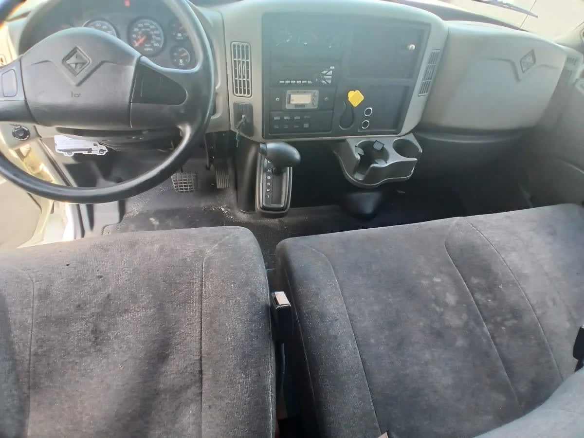 2019 International 4300 - image 7