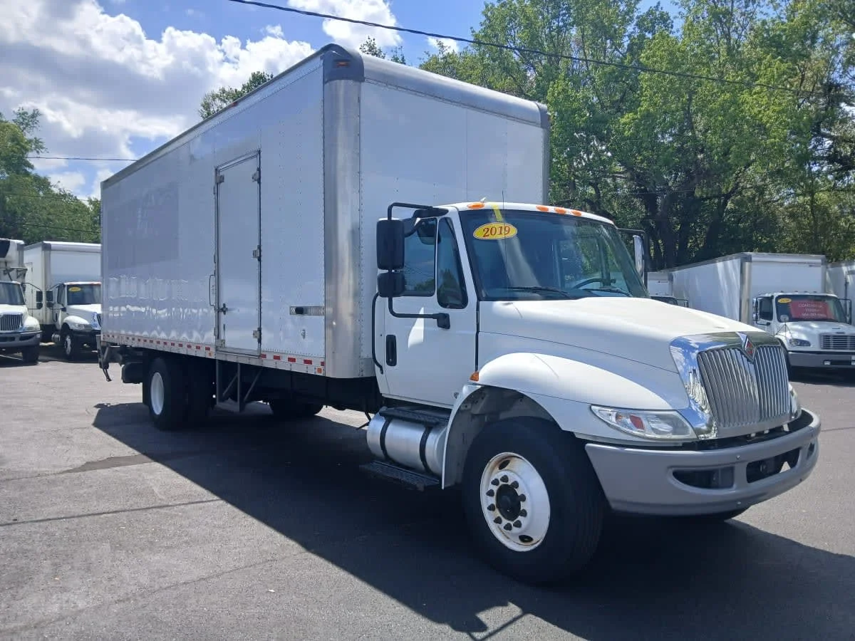 2019 International 4300 - image 3