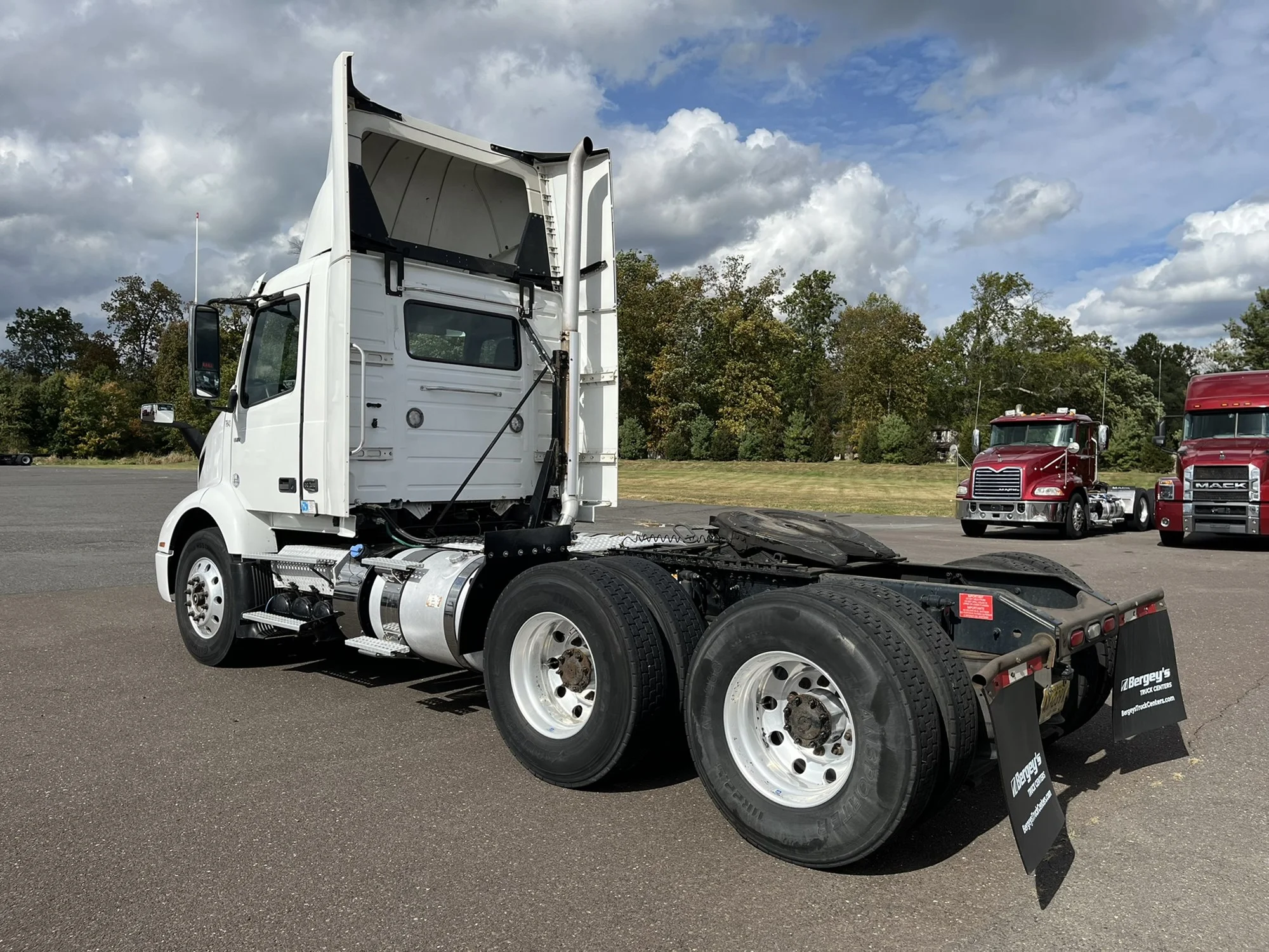 2019 Volvo VNR 640 — photo 6