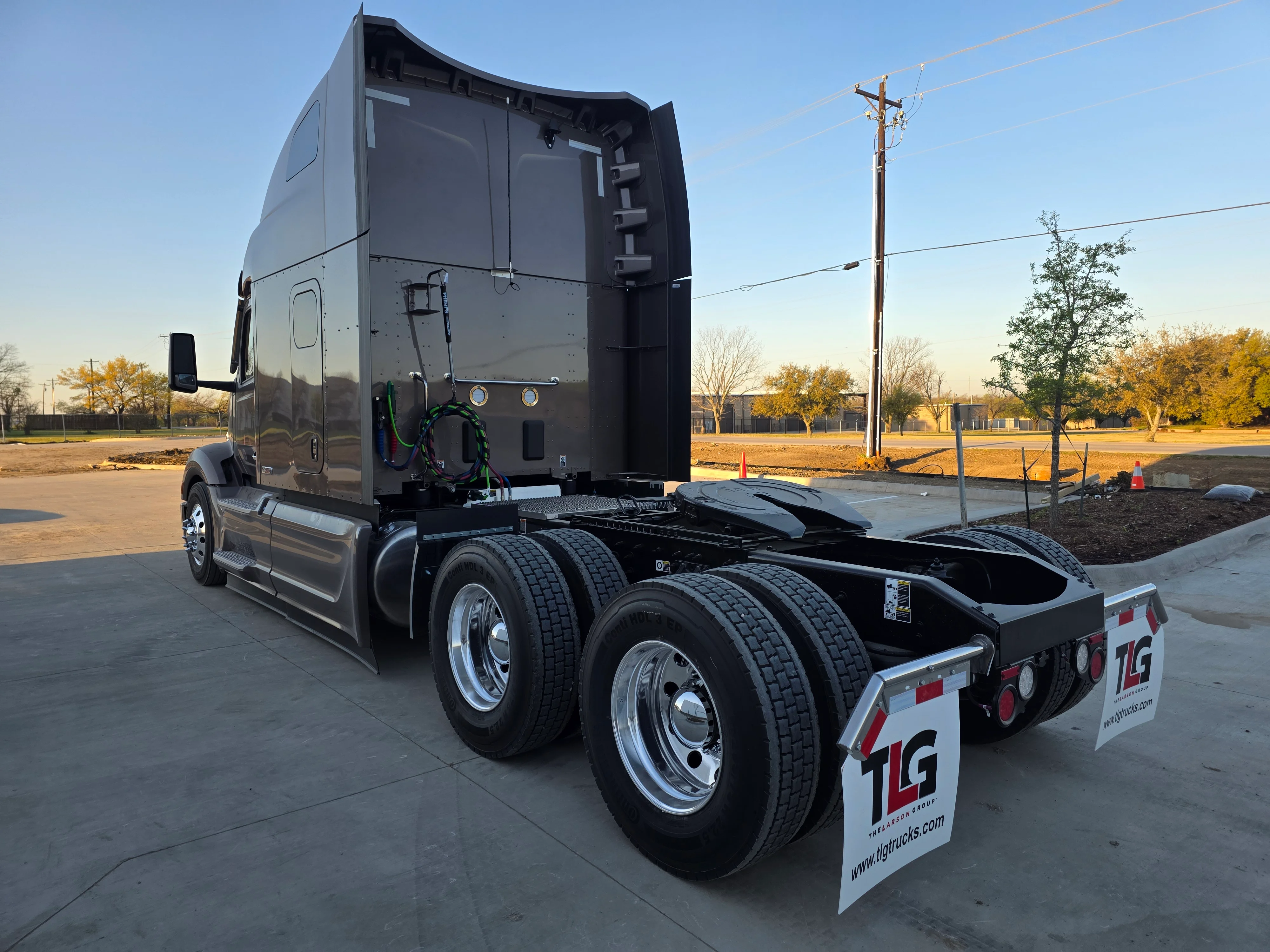 2027 Peterbilt 579 in Evansville, IN — photo 3