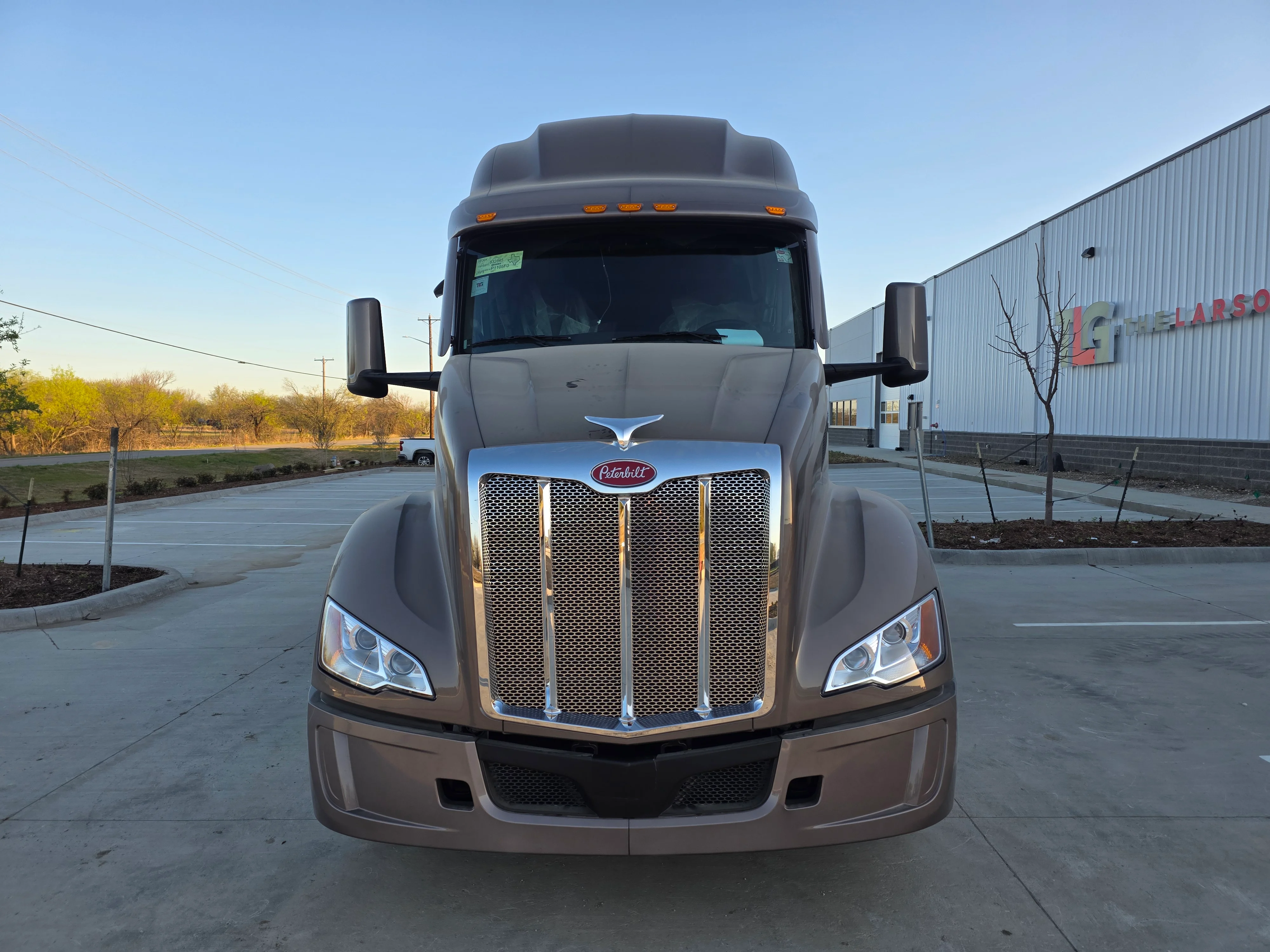 2027 Peterbilt 579 in Evansville, IN — photo 8