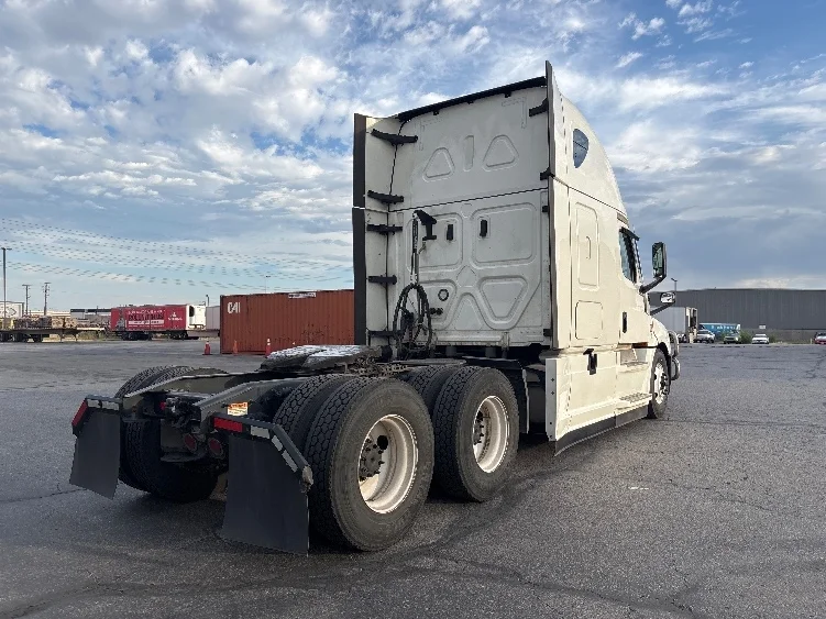 2024 Freightliner Cascadia in Salt Lake City, UT — photo 7