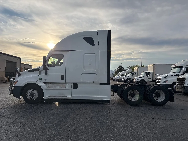 2024 Freightliner Cascadia in Salt Lake City, UT — photo 4