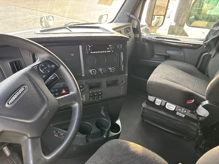 2024 Freightliner Cascadia in Salt Lake City, UT — photo 10