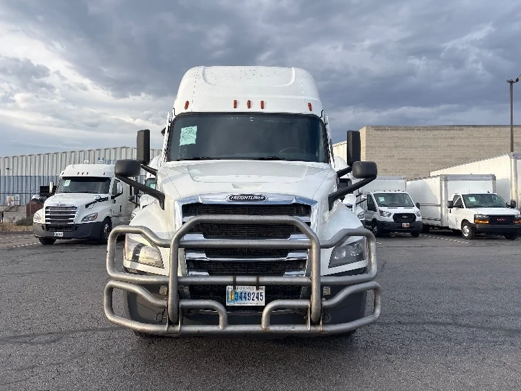2024 Freightliner Cascadia in Salt Lake City, UT — photo 2