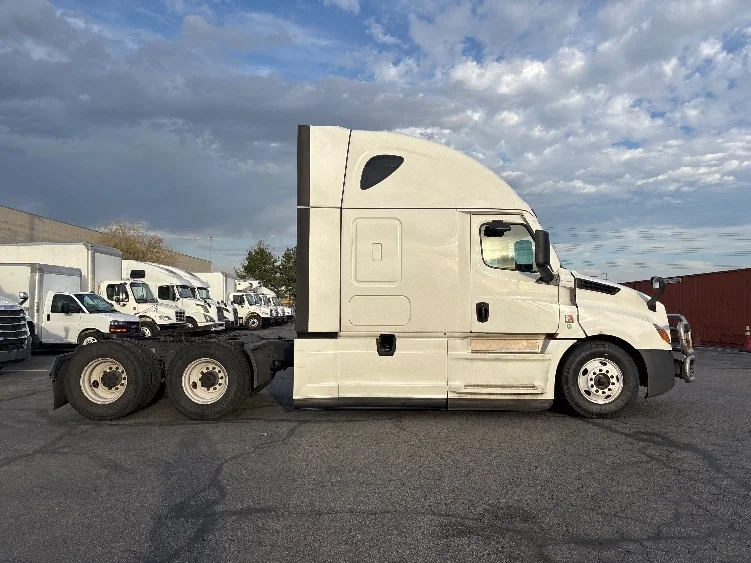 2024 Freightliner Cascadia in Salt Lake City, UT — photo 8