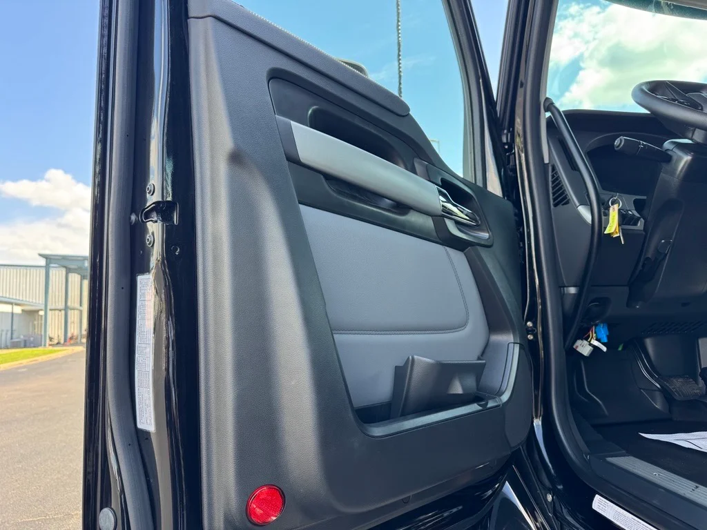 2027 Kenworth in Birmingham, AL — photo 10