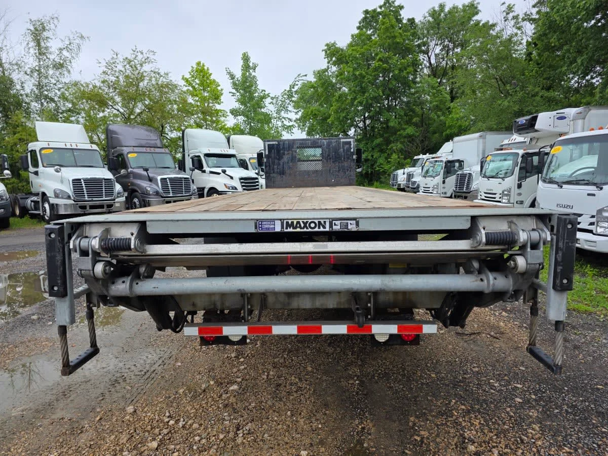 2017 Freightliner M2 106 - image 5