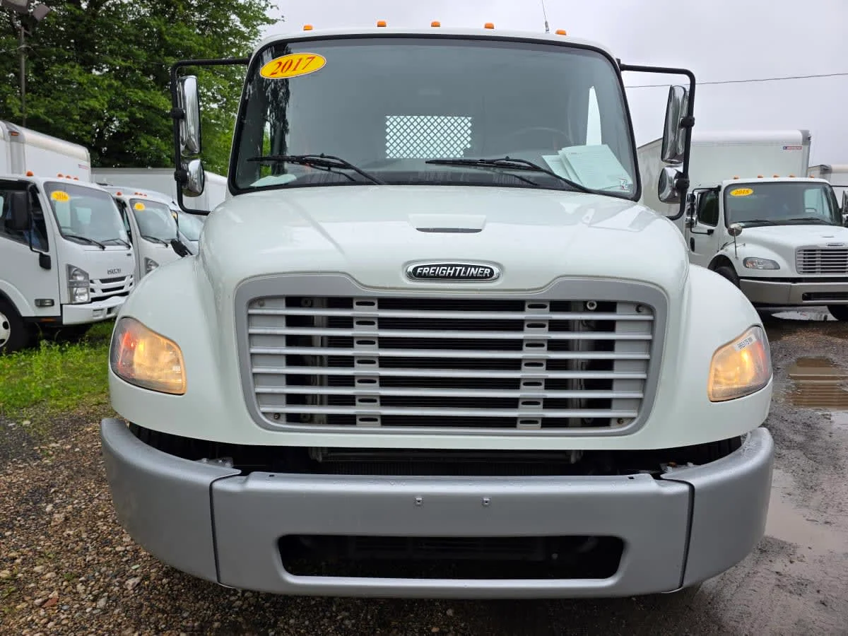 2017 Freightliner M2 106 - image 2