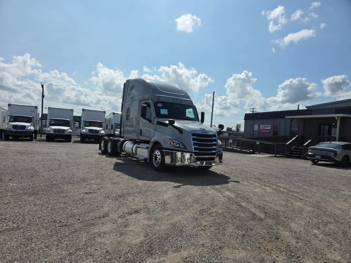 2021 Freightliner Cascadia in St. Rose, LA — photo 3