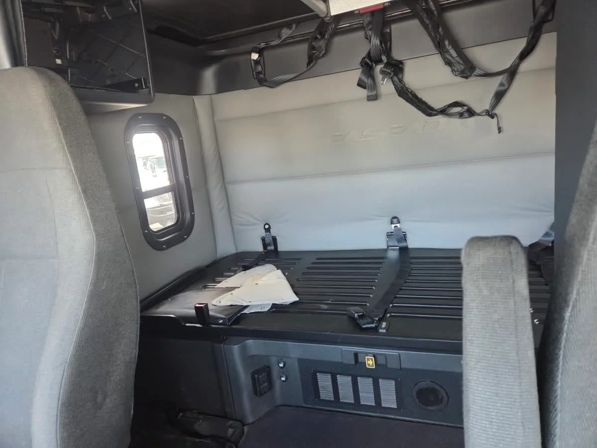 2021 Freightliner Cascadia in St. Rose, LA — photo 8