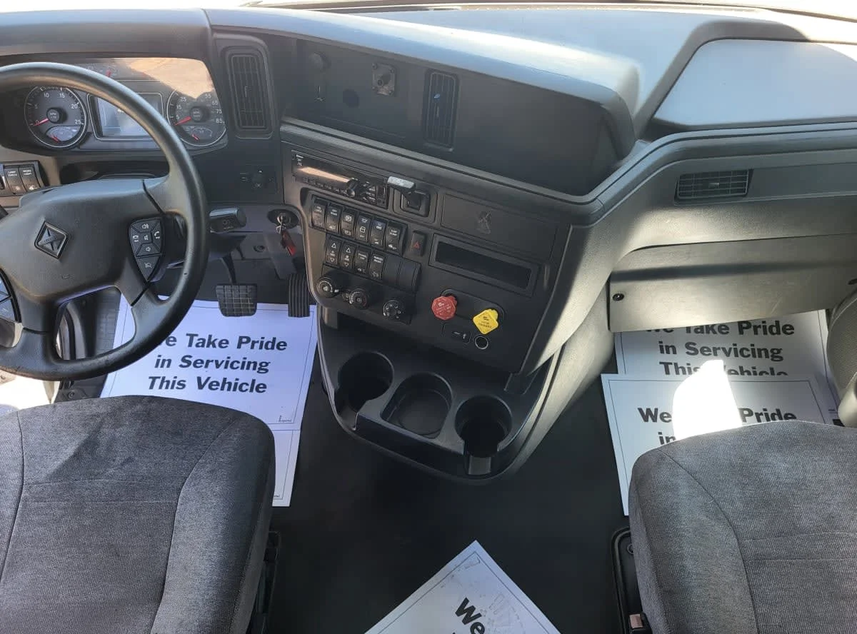 2020 International LT in Jacksonville, FL — photo 12