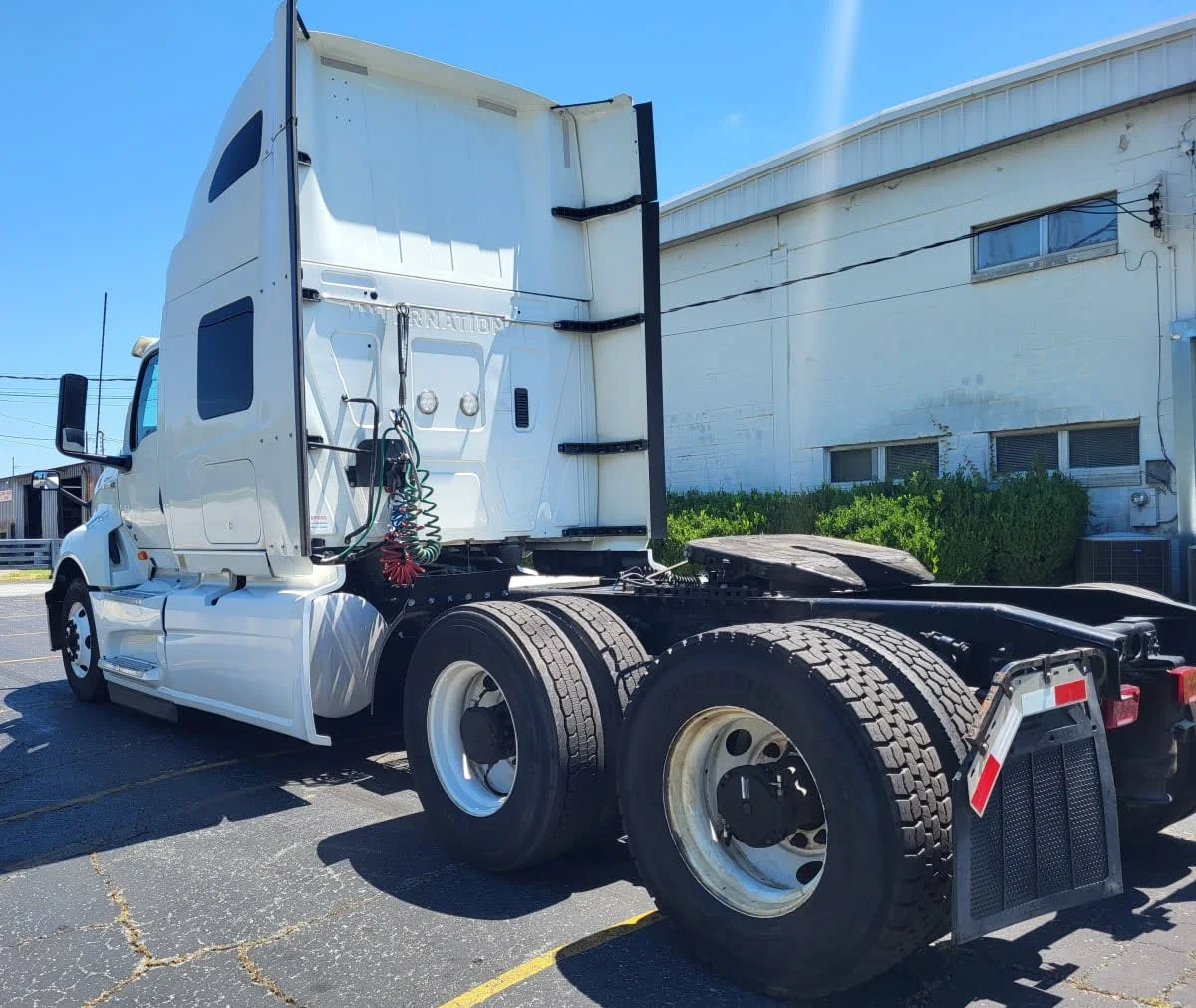 2020 International LT in Jacksonville, FL — photo 6