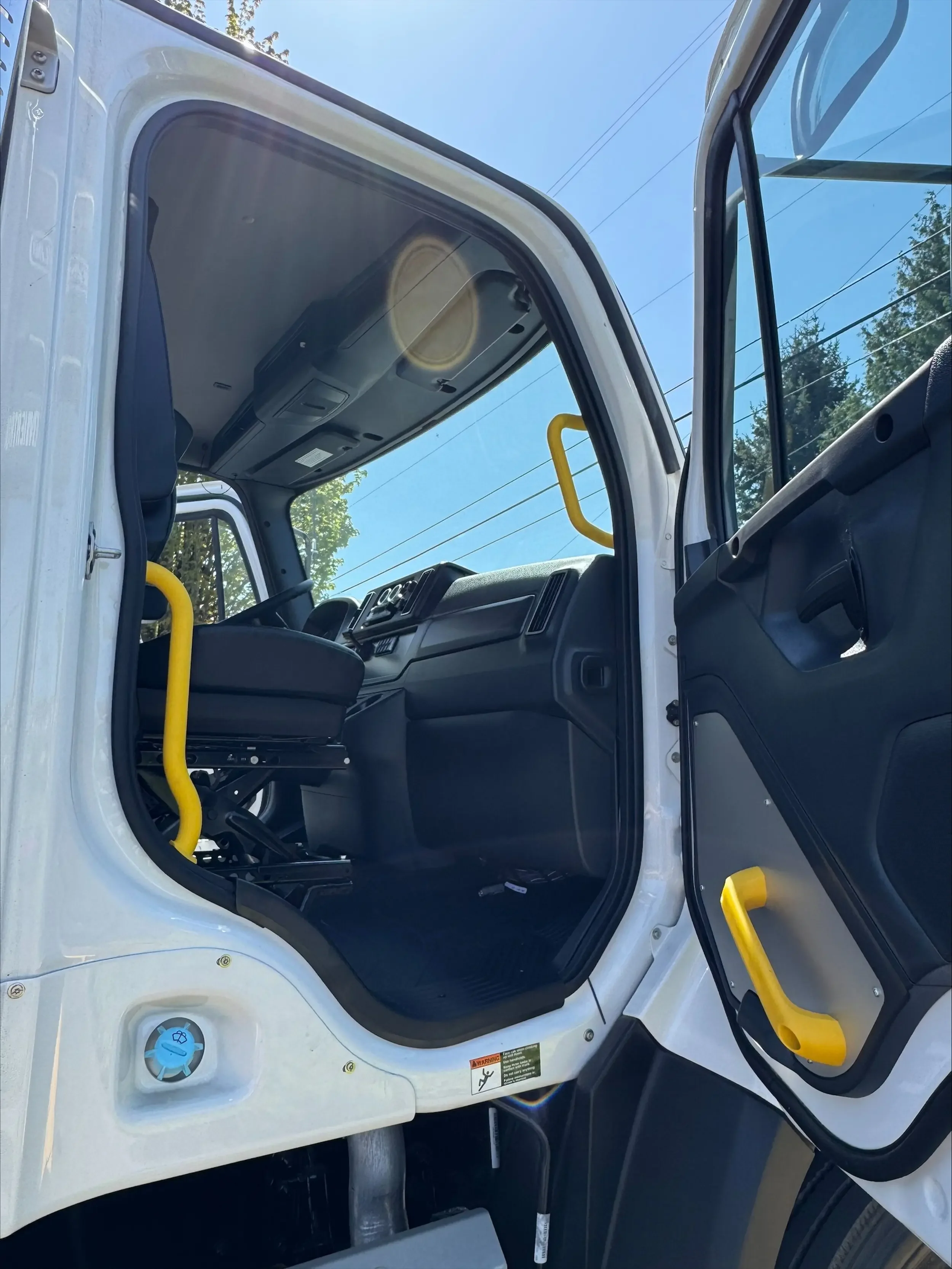 2025 Freightliner 108SD - image 13