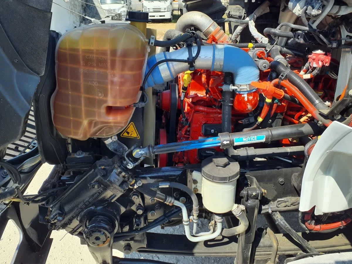 2019 International 4300 - image 10