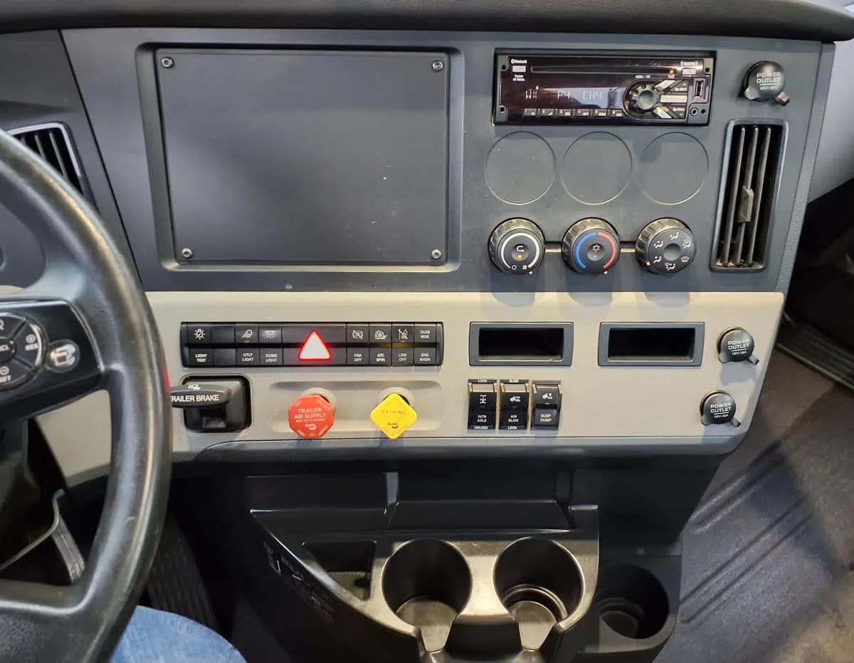2020 Freightliner Cascadia in Memphis, TN — photo 10