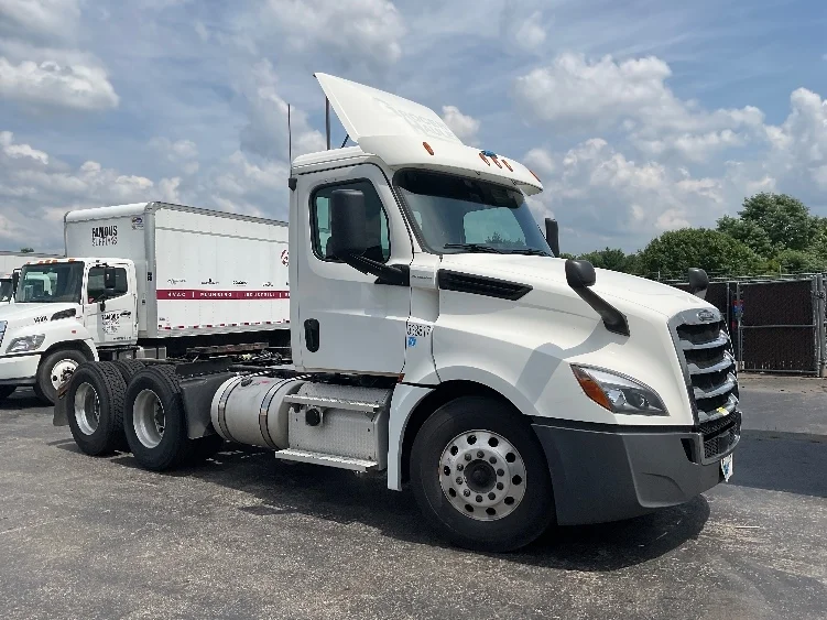 2020 Freightliner Cascadia in Akron, OH