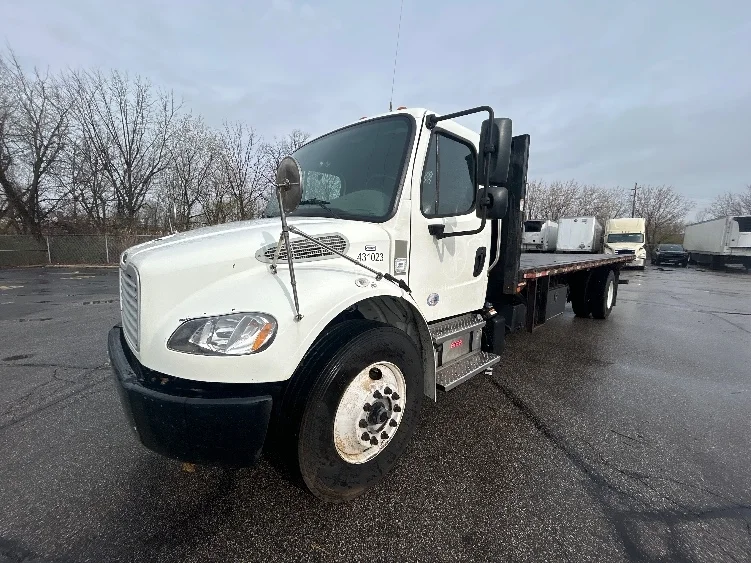 2022 Freightliner M2 106 - image 3