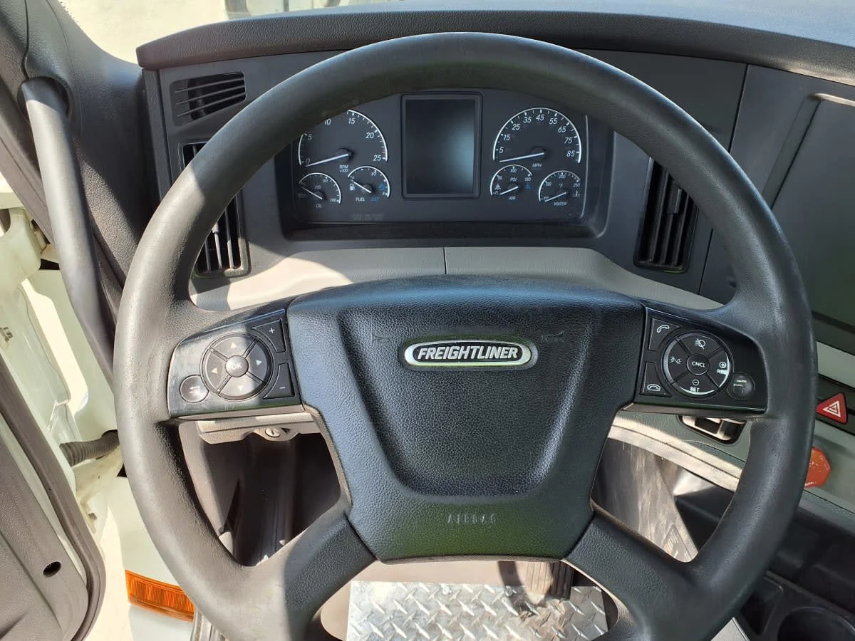 2020 Freightliner Cascadia in Greenville, SC — photo 10