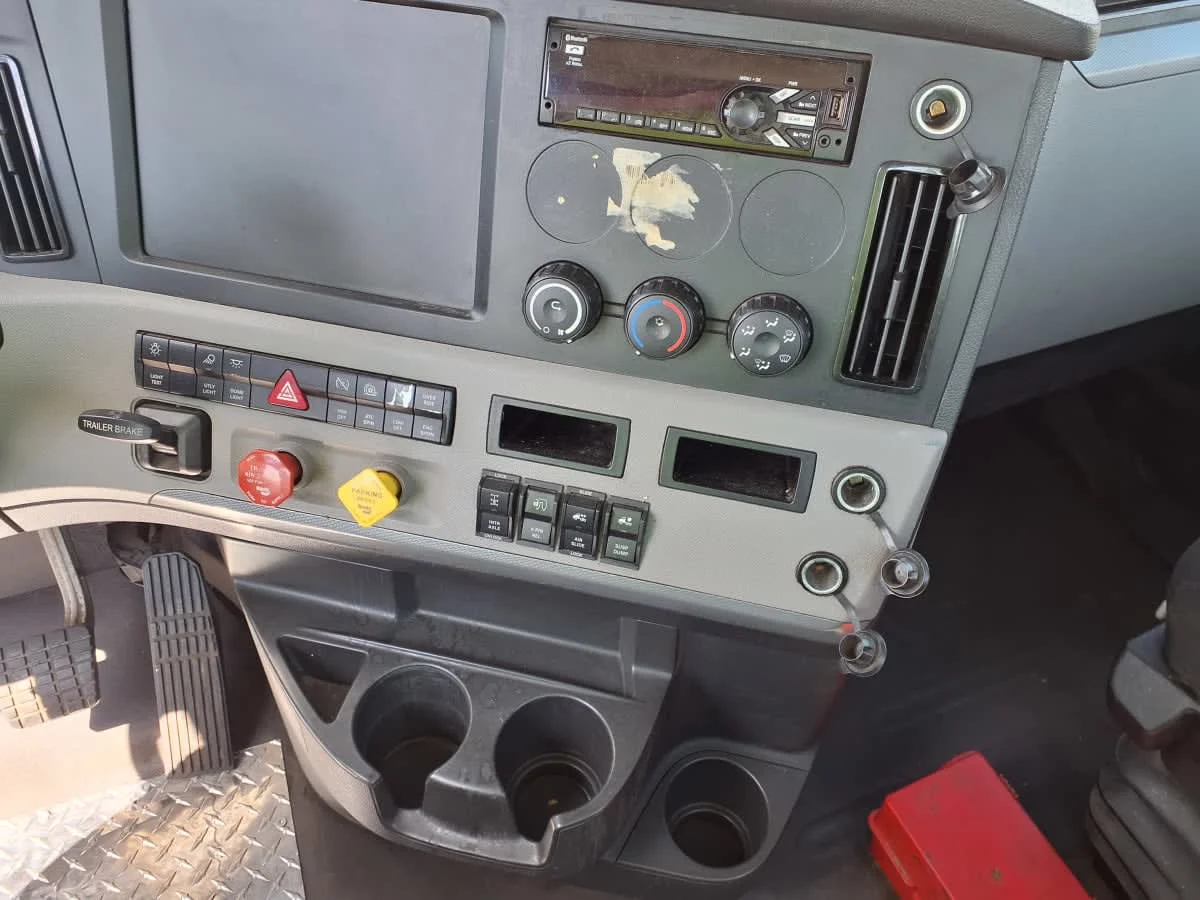 2020 Freightliner Cascadia in Greenville, SC — photo 13