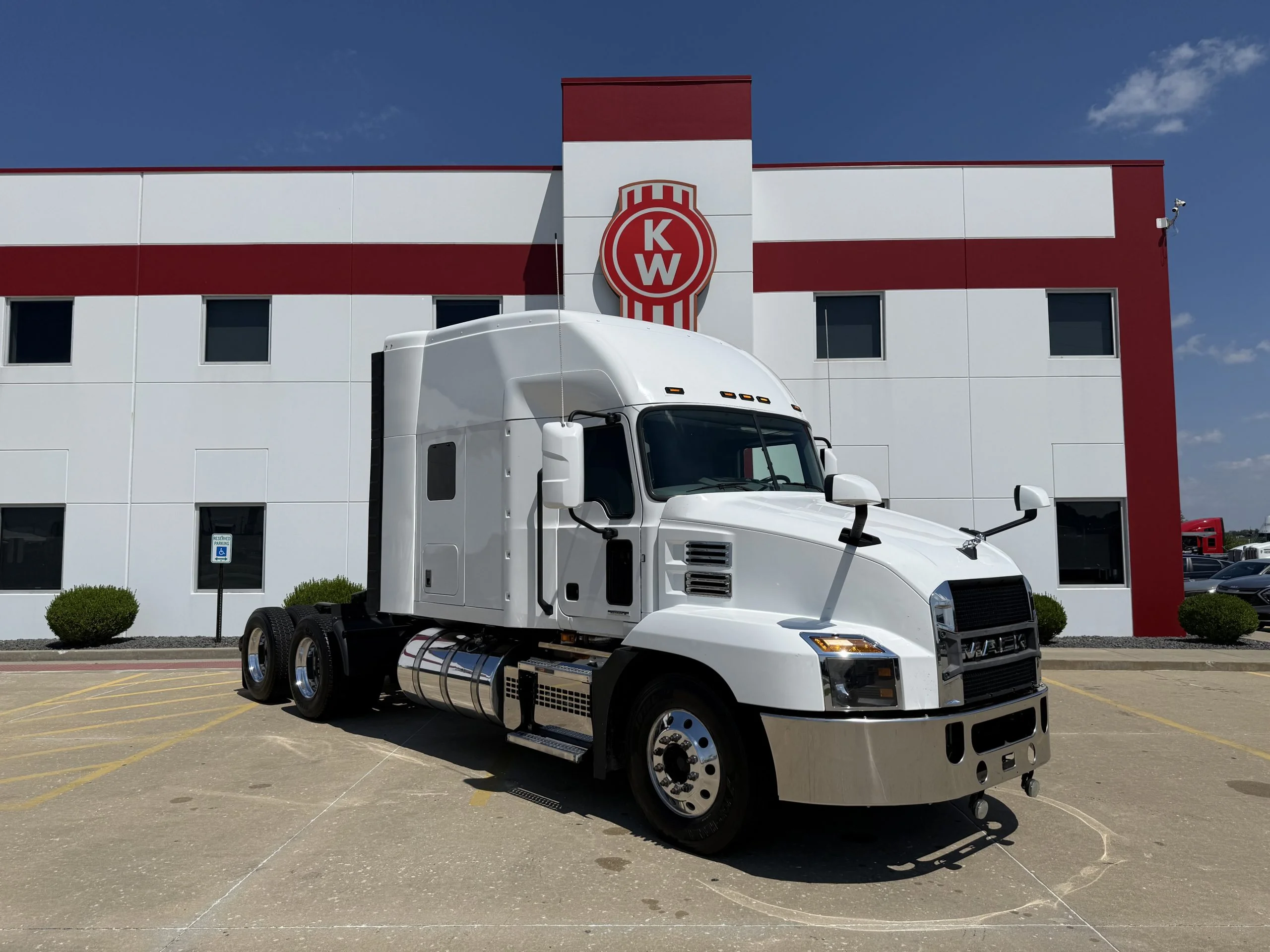 2023 Mack Anthem in Troy, IL — photo 3