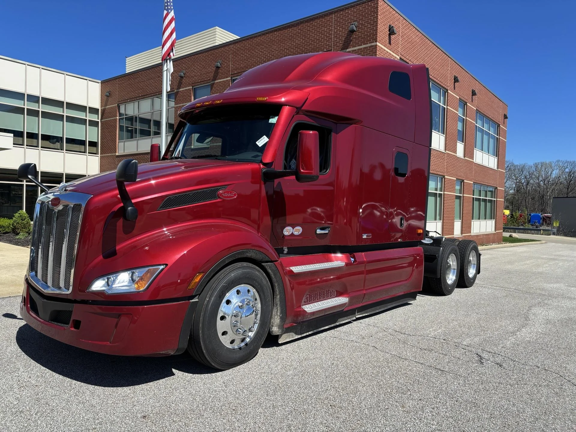 2027 Peterbilt 579 in Broadview Hts, OH — photo 2