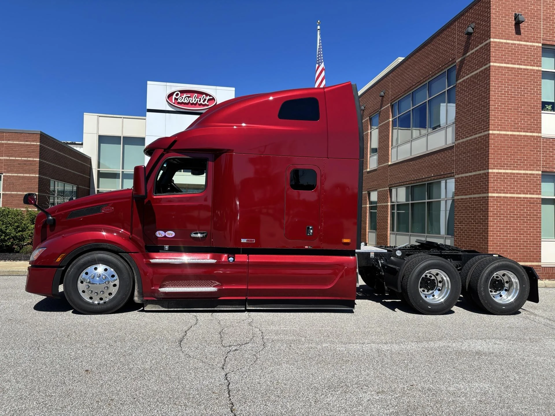 2027 Peterbilt 579 in Broadview Hts, OH