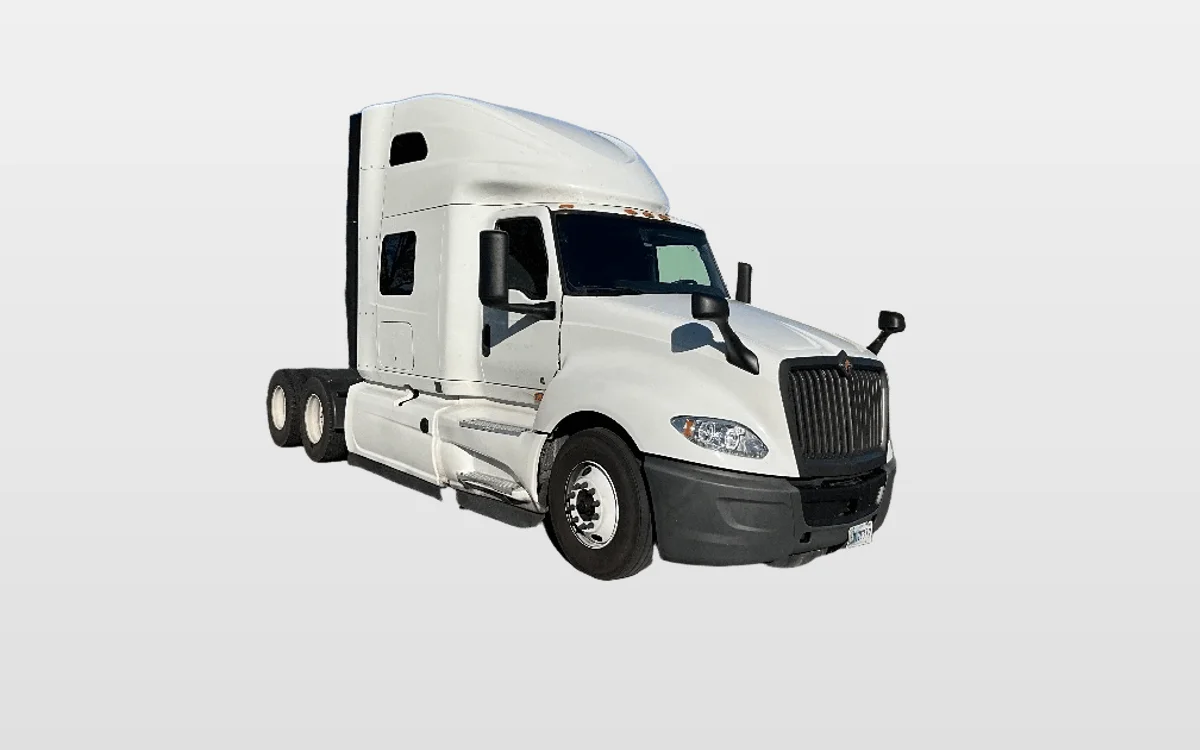 2022 International LT - image 1