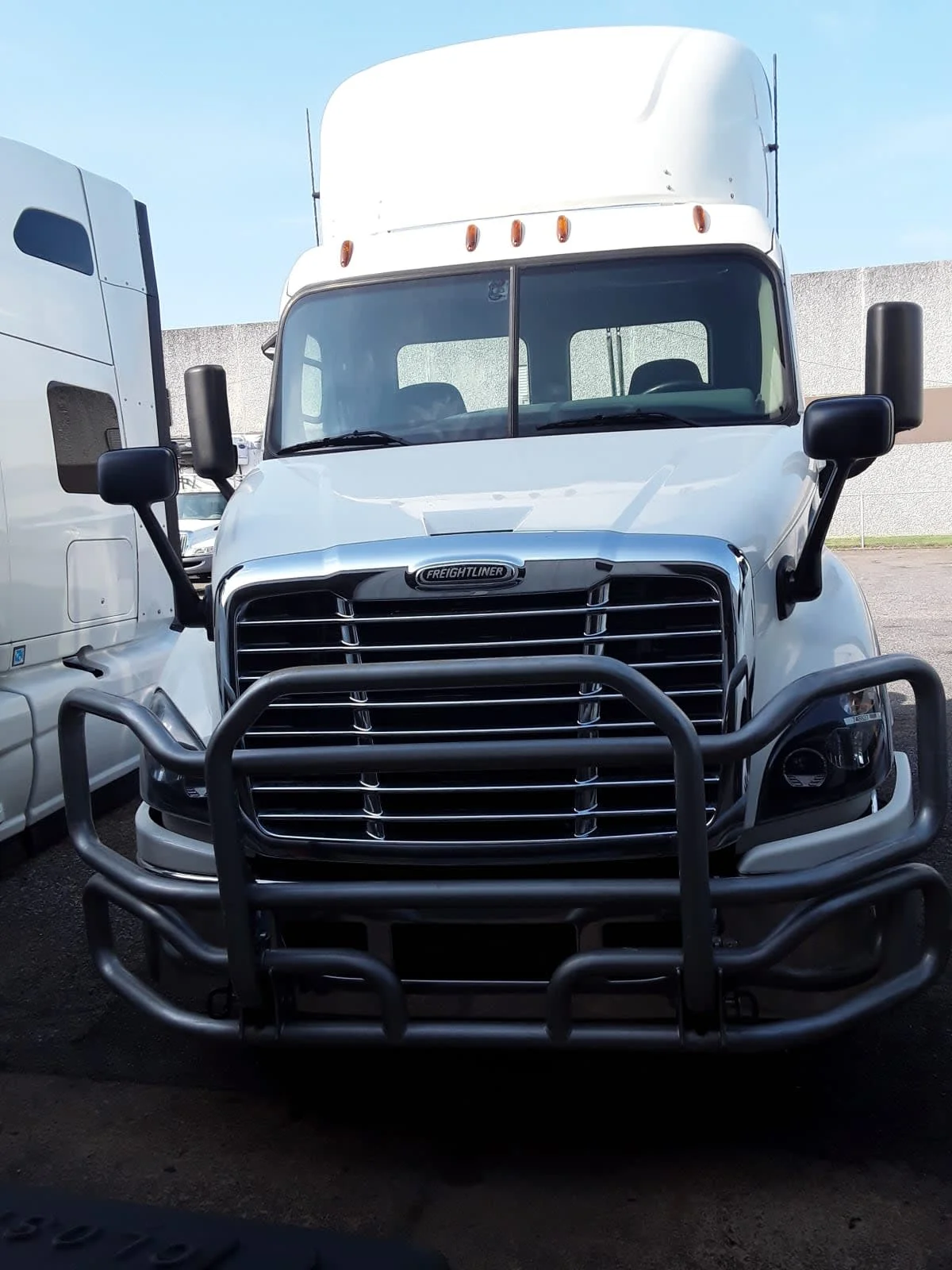 2018 Freightliner Cascadia in Memphis, TN — photo 2