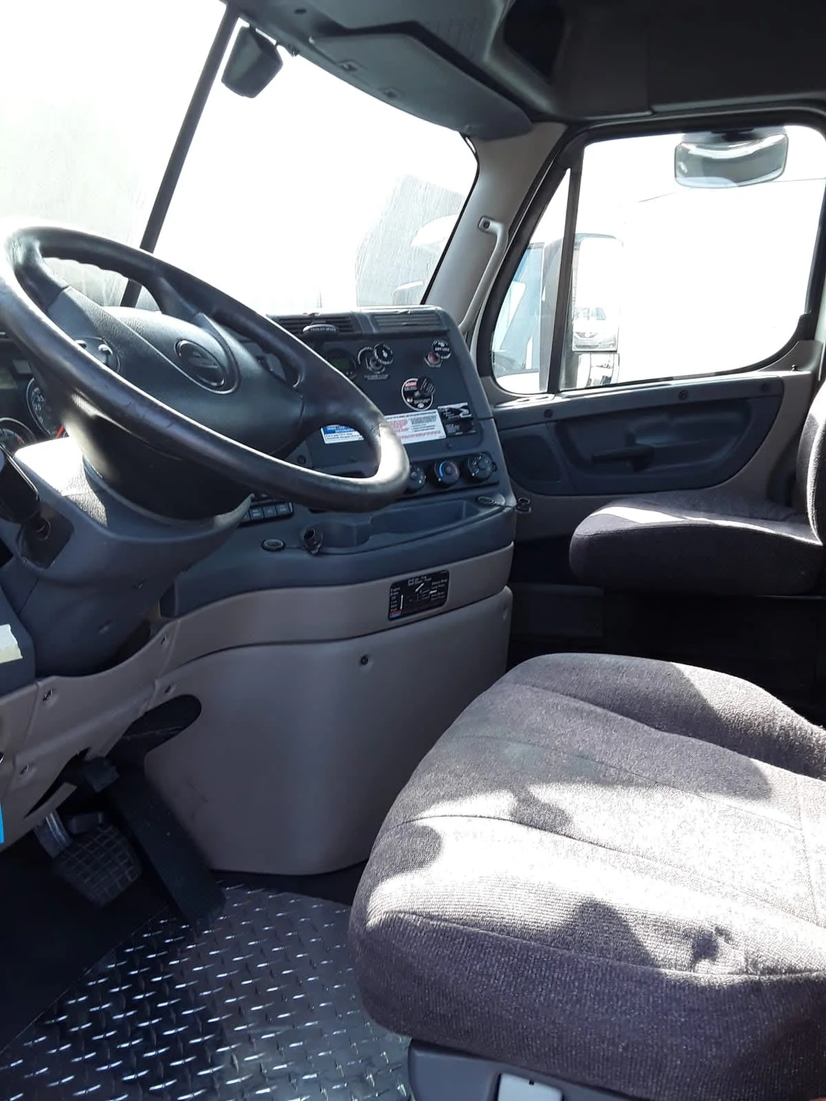 2018 Freightliner Cascadia in Memphis, TN — photo 7