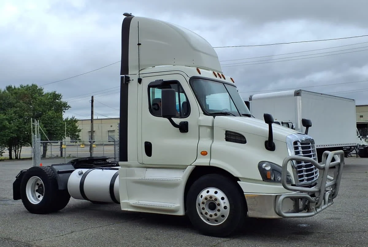 2018 Freightliner Cascadia in Memphis, TN — photo 3