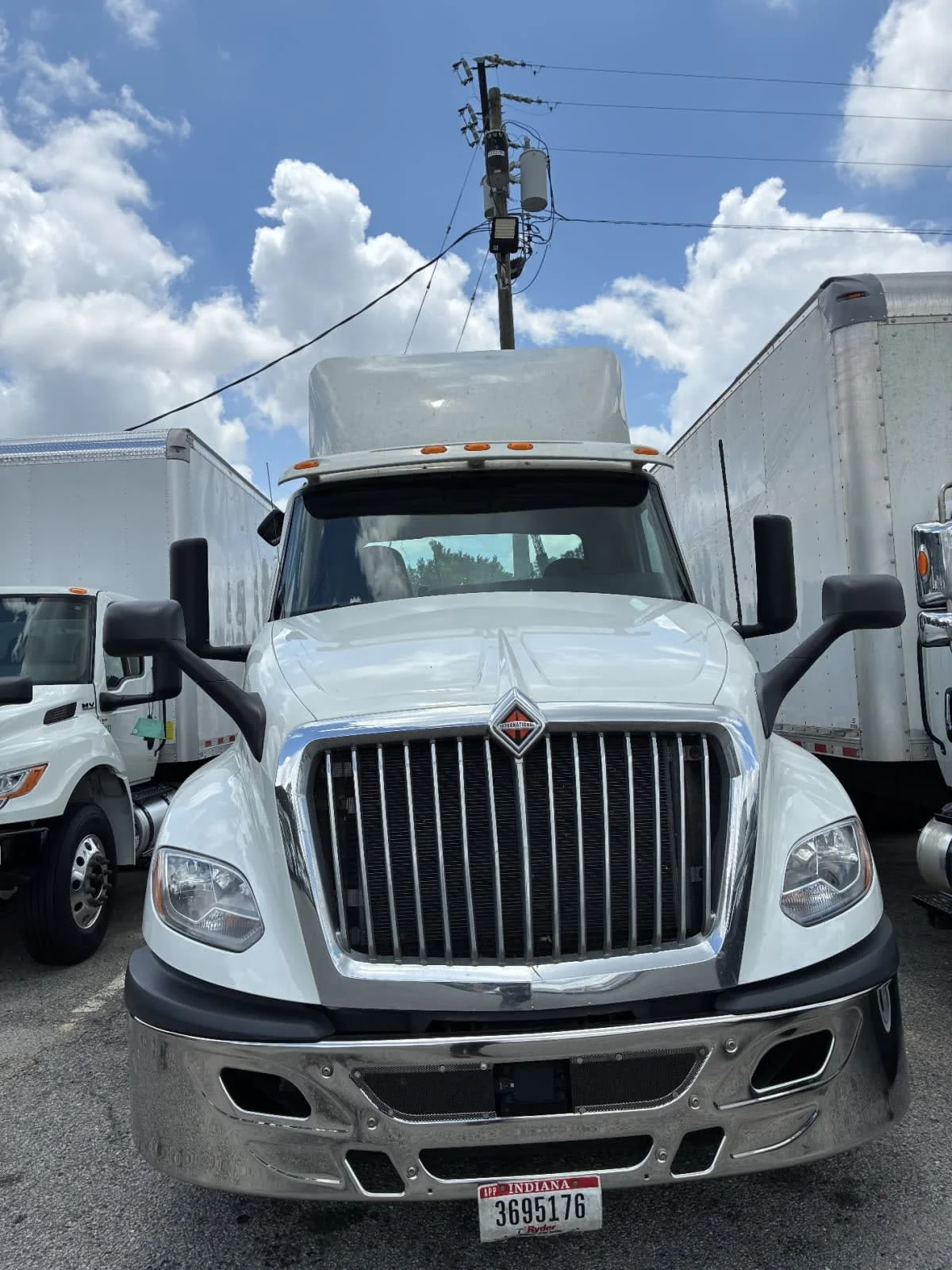 2020 International LT in Jacksonville, FL — photo 2