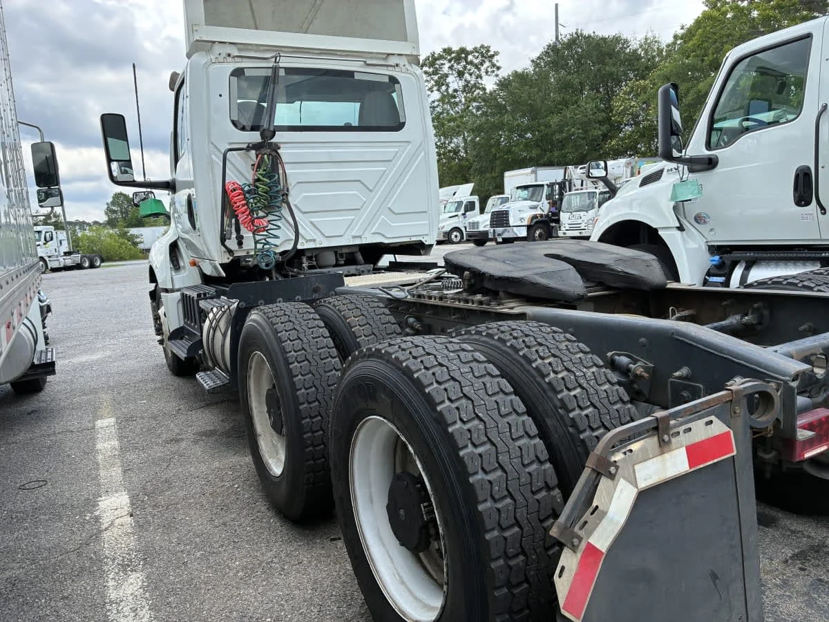 2020 International LT in Jacksonville, FL — photo 6